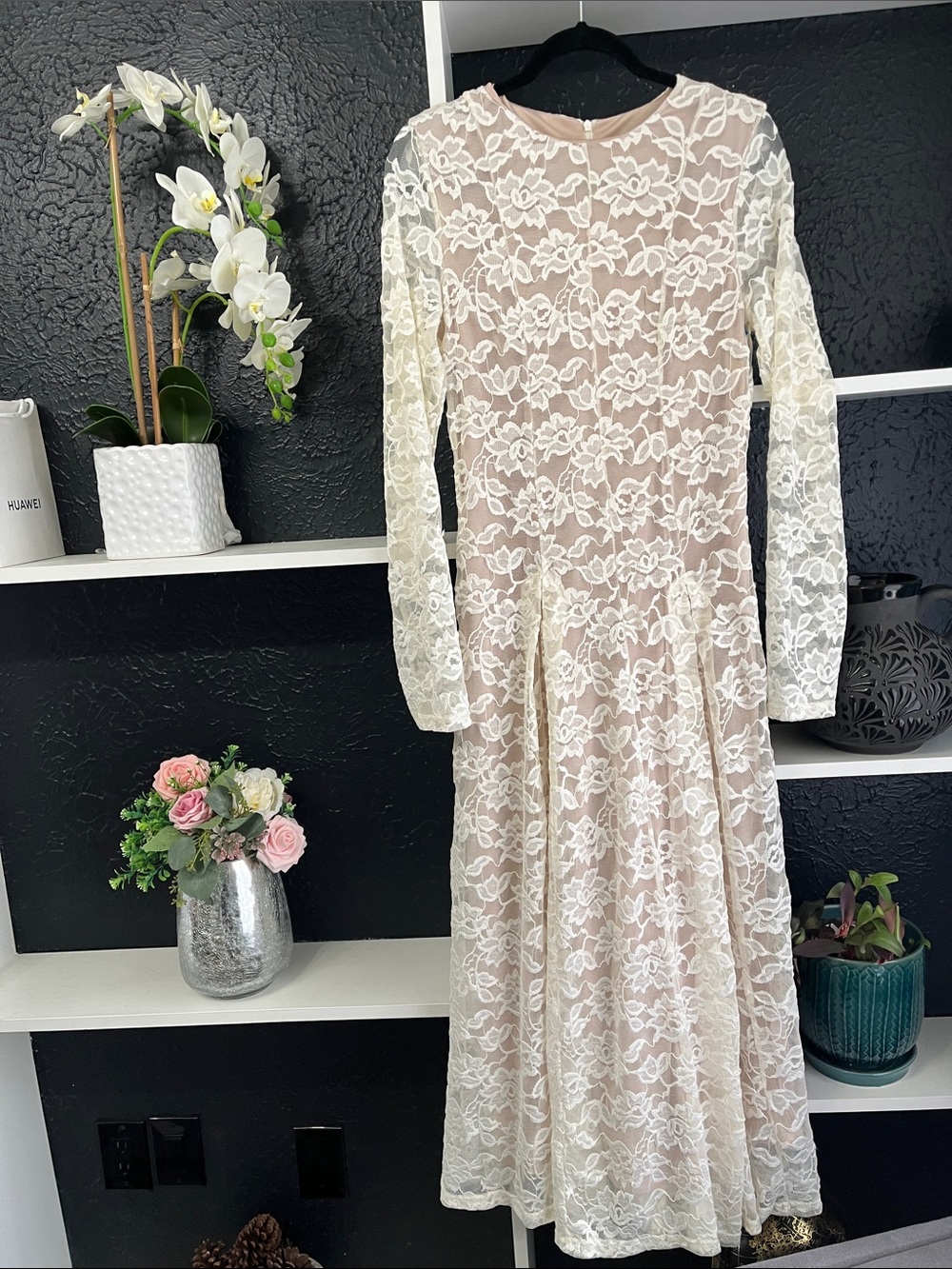 Elegant Lace Long-Sleeve Dress L